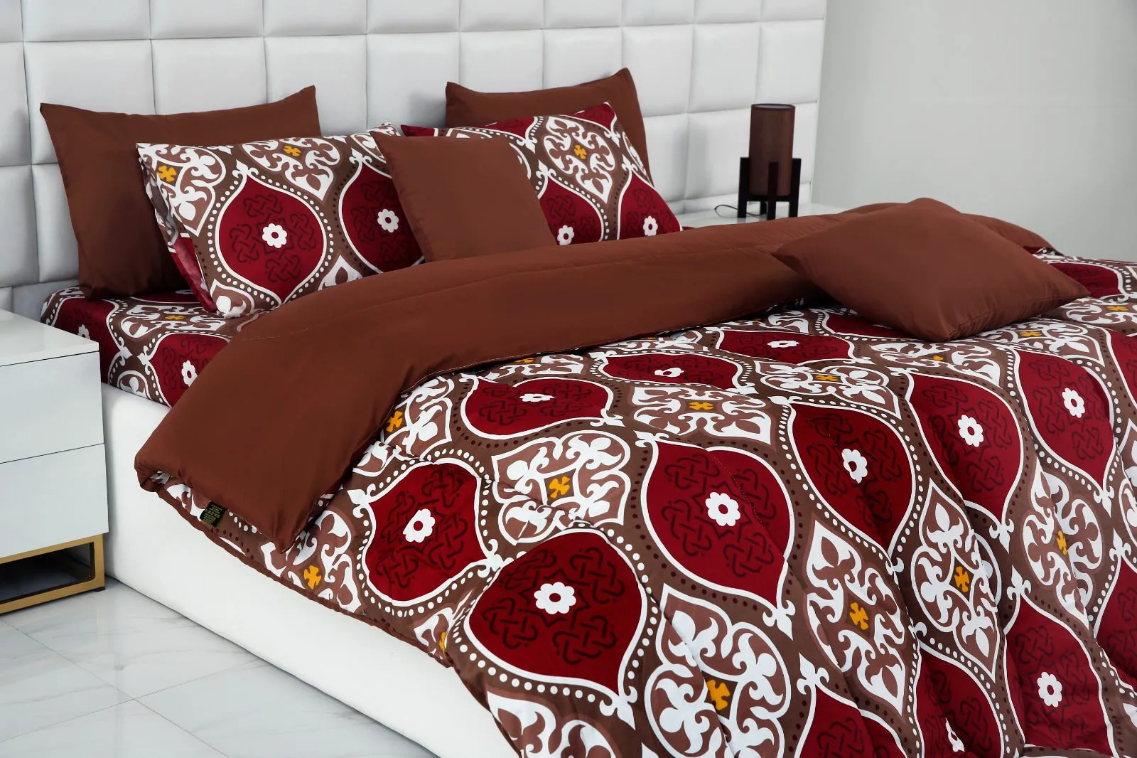 8 PCs Winter Comforter Set-14931Brown Crown